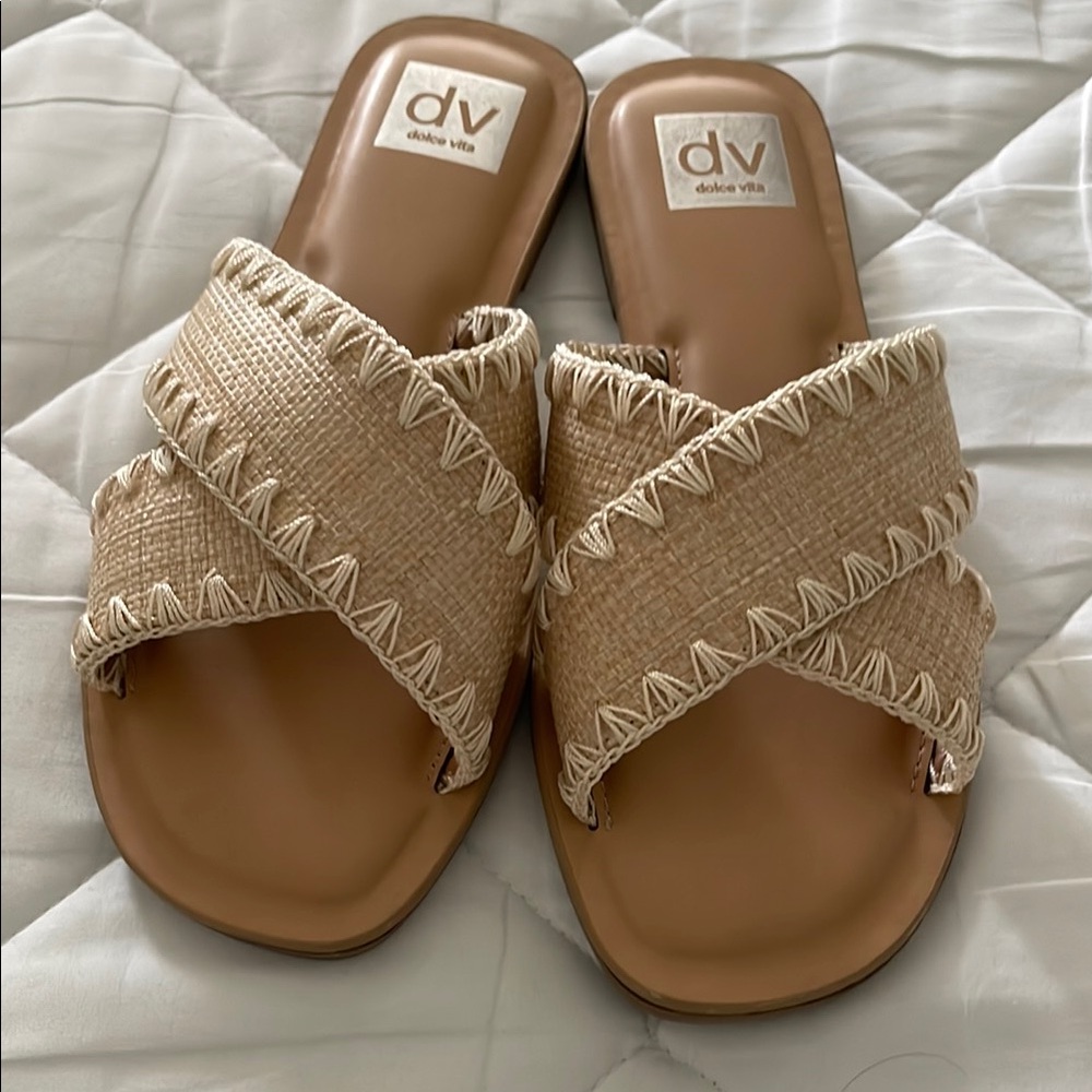 Dolce Vita Women's Tan Slide Sandals